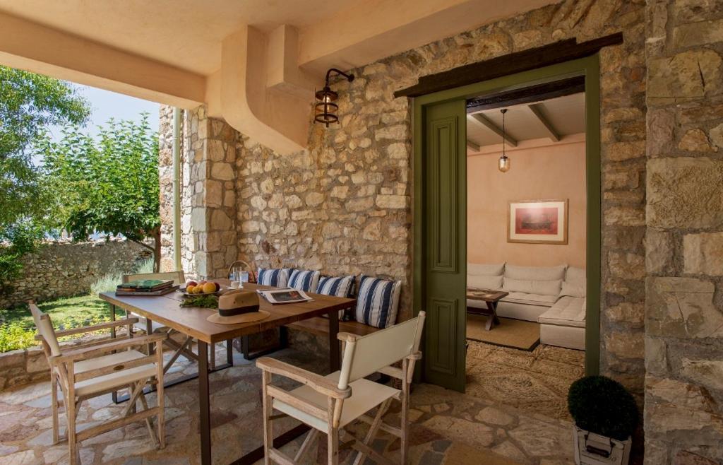 Kyparissia Old Town Lodge With Amazing Sea View Exteriör bild
