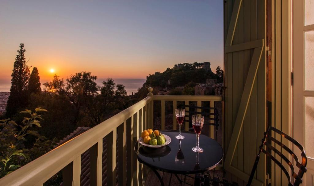 Kyparissia Old Town Lodge With Amazing Sea View Exteriör bild